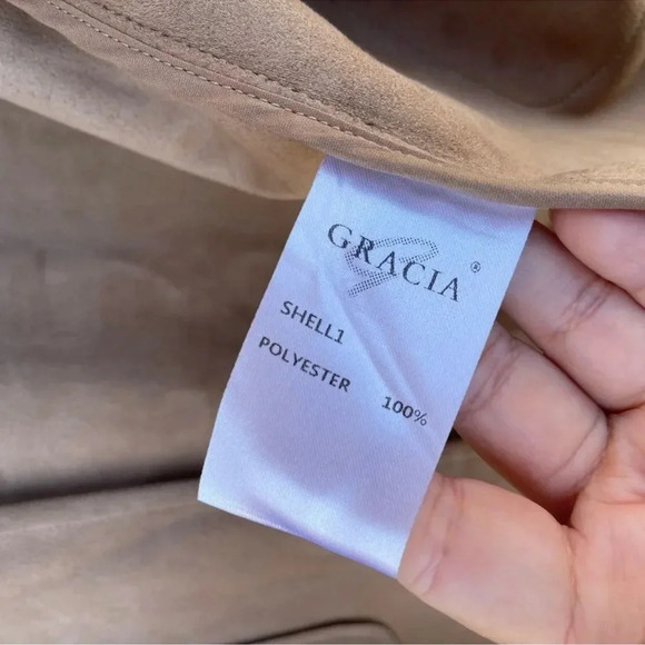 Gracia Faux Suede Fringed Boho Cut Out
Vest medium - Picture 7 of 8